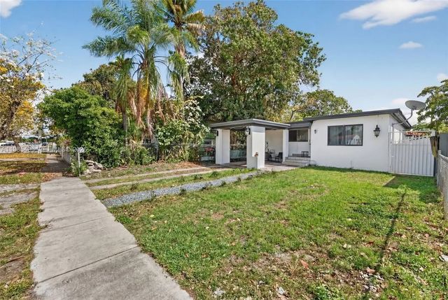 4 of 27 - 440 E 37th Street, Hialeah, FL