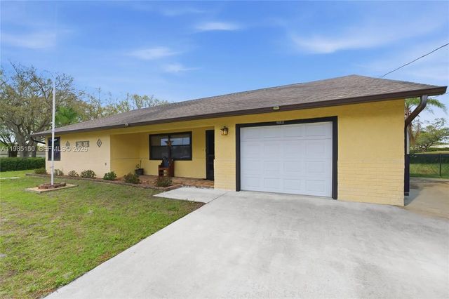 5 of 37 - 2580 Sw Bayshore Boulevard, Port St. Lucie, FL