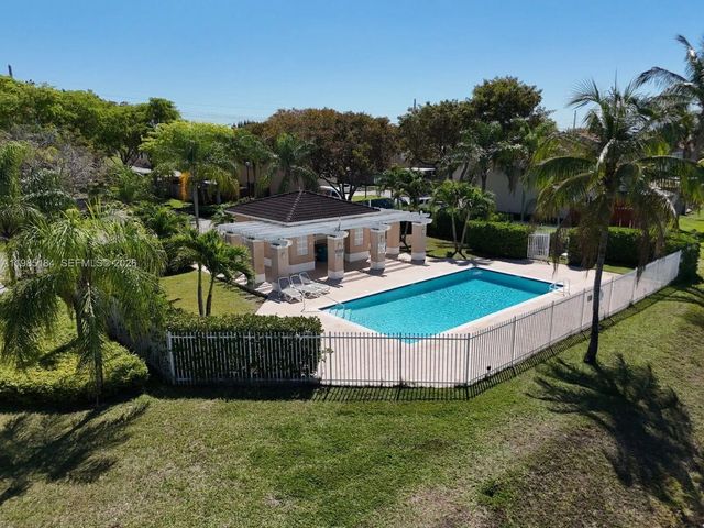 3 of 45 - 13926 Sw 175th Terrace, Miami, FL