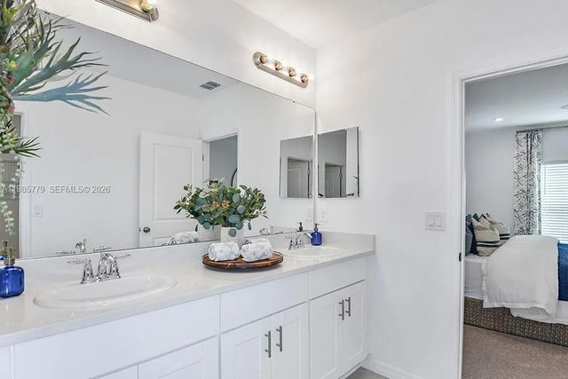 4 of 34 - 6730 Equinox Lane, North Fort Myers, FL