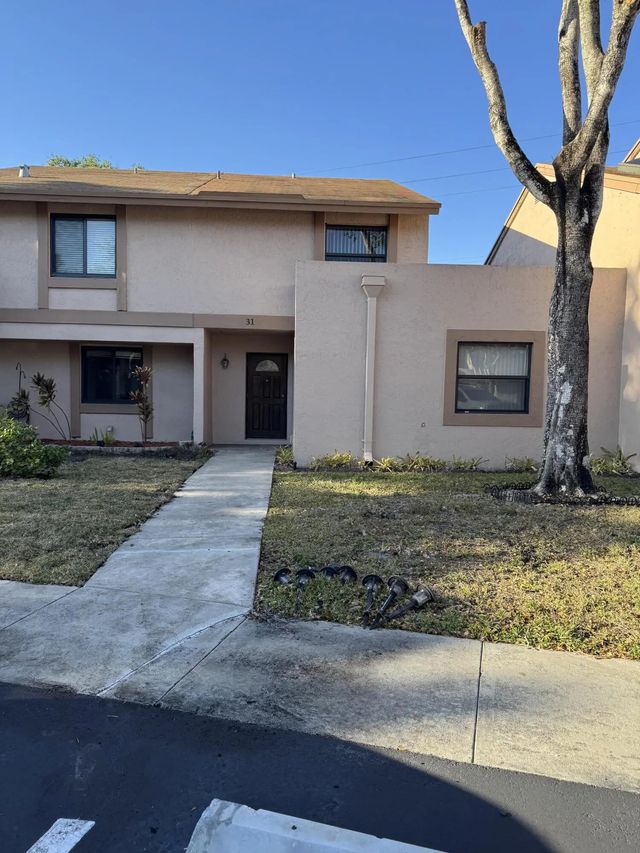 31 Chestnut Circle, Cooper City