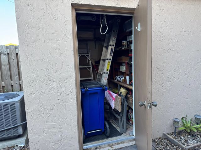 4 of 35 - 31 Chestnut Circle, Cooper City, FL