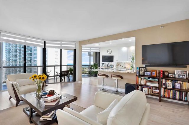 20191 E Country Club Drive #1903, Aventura