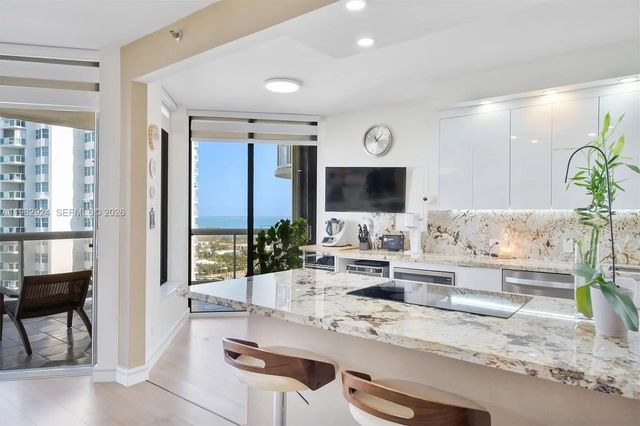 2 of 36 - 20191 E Country Club Drive #1903, Aventura, FL