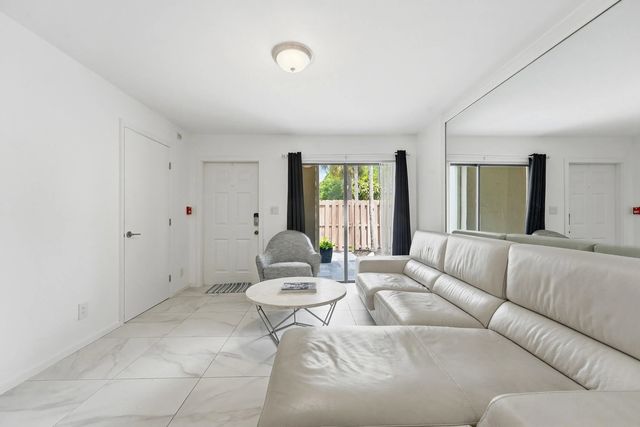5 of 23 - 602 Executive Center Drive #unit 105, West Palm Beach, FL