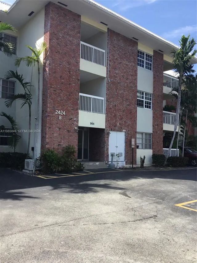 3 of 6 - 2424 Se 17th Causeway #111b, Fort Lauderdale, FL