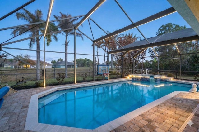 Photo of Listing #B26007340