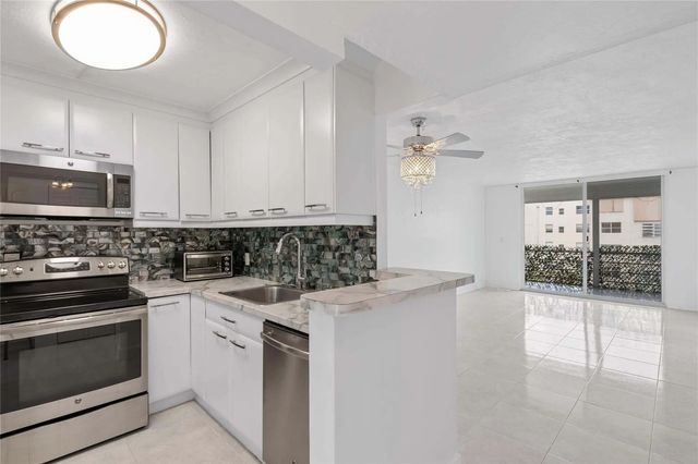 2841 Somerset Drive #311, Lauderdale Lakes