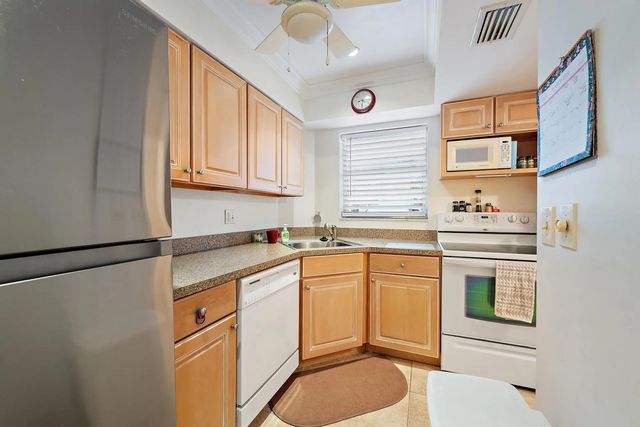 5 of 21 - 18081 Se Country Club Drive #6-51, Jupiter, FL