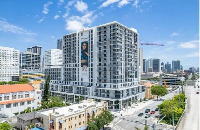 218 Nw 8th Street, Miami