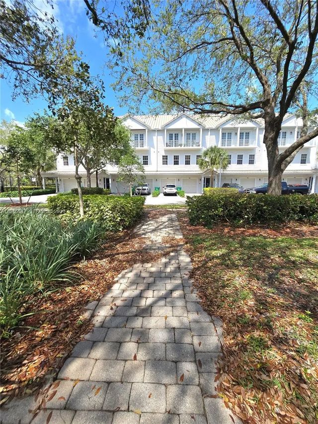 5 of 66 - 6841 N Lakeside Circle N #109-1, Davie, FL