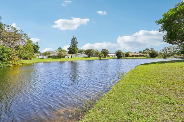 4 of 30 - 22 Via De Casas #103, Boynton Beach, FL