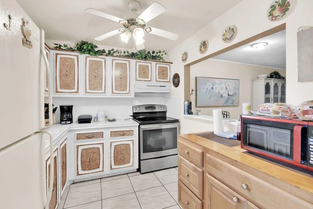 3 of 34 - 711 Lori Drive #204, Palm Springs, FL