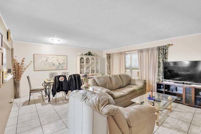 4 of 34 - 711 Lori Drive #204, Palm Springs, FL