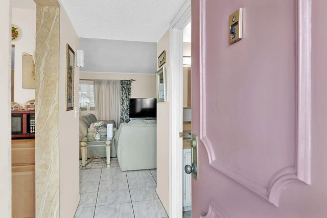 5 of 34 - 711 Lori Drive #204, Palm Springs, FL