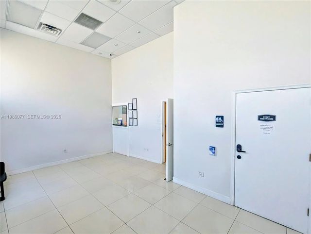 3 of 25 - 1100 W Oakland Park Boulevard #3, Wilton Manors, FL