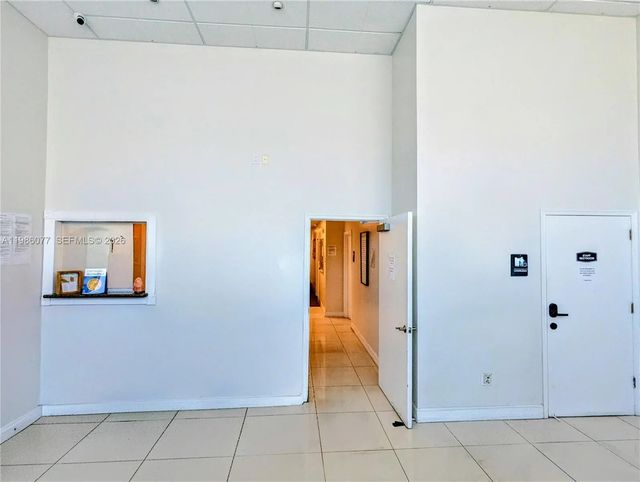4 of 25 - 1100 W Oakland Park Boulevard #3, Wilton Manors, FL