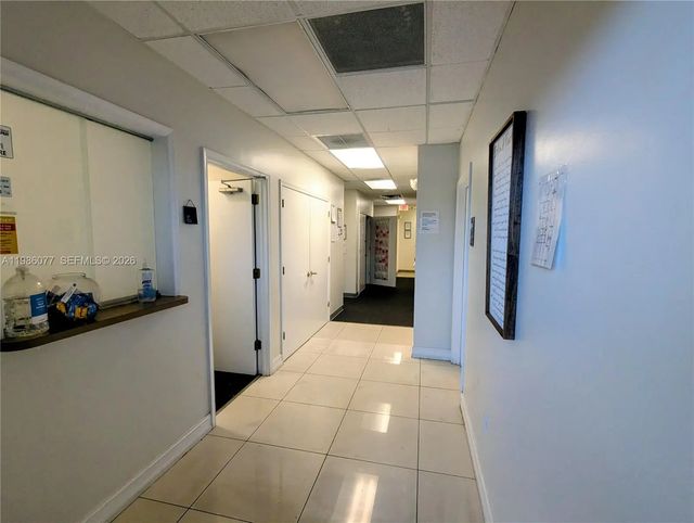 5 of 25 - 1100 W Oakland Park Boulevard #3, Wilton Manors, FL