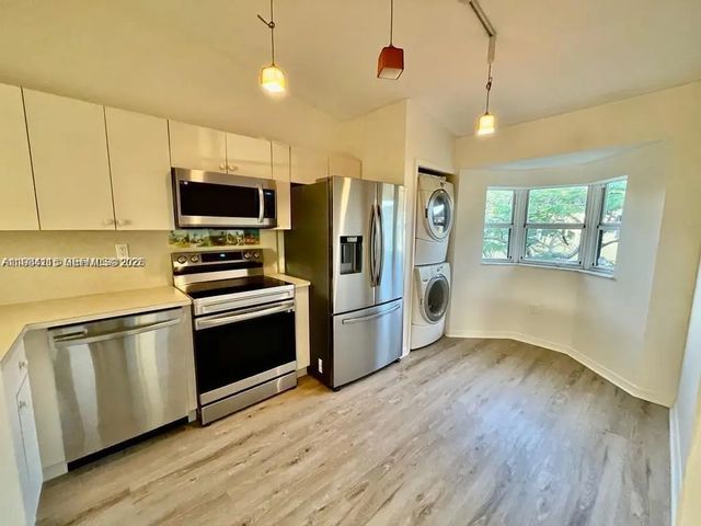 2 of 19 - 975 Ne 33rd Terrace #203, Homestead, FL