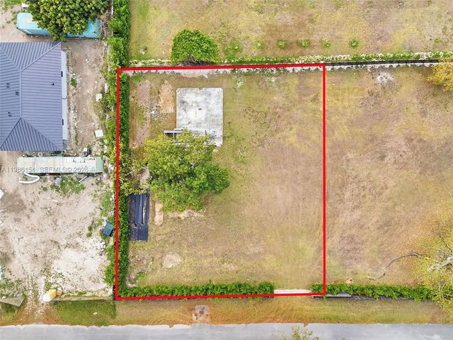 4 of 37 - 283xx Sw 163 Court, Homestead, FL