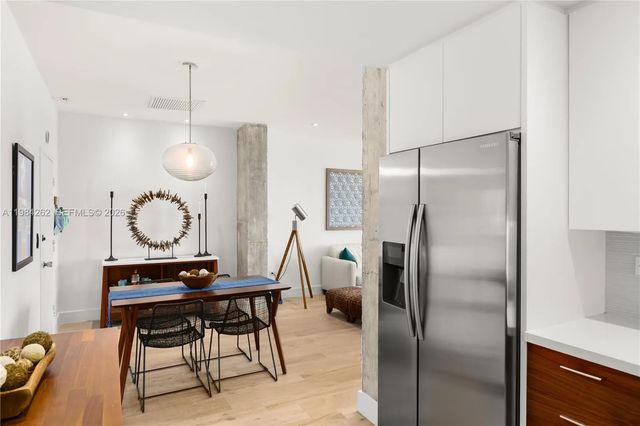 4 of 27 - 5555 Collins Avenue #17j, Miami Beach, FL