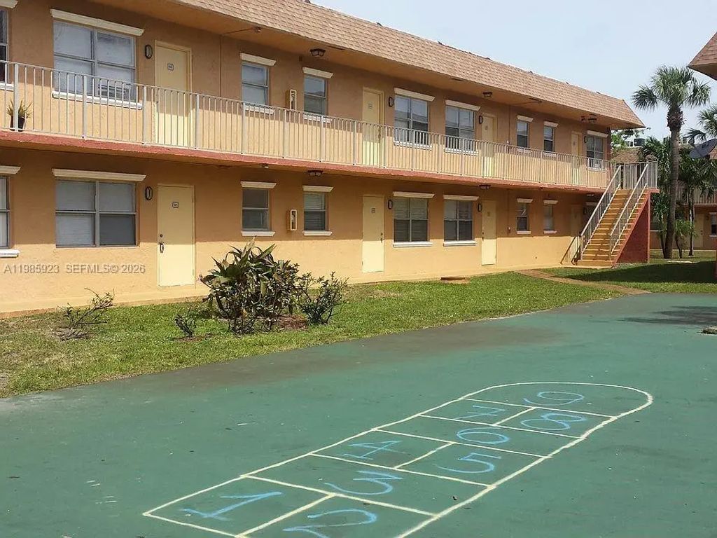 101 Ne 41st Street #e73, Oakland Park