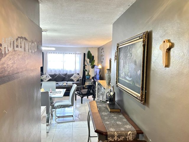 3 of 18 - 515 S Crescent Drive #107, Hollywood, FL