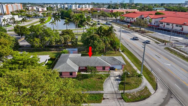 5 of 9 - 1301 N Mangonia Drive, West Palm Beach, FL