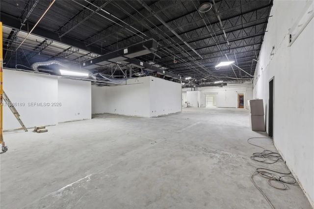 5 of 17 - 2950 N 28th Terrace, Hollywood, FL