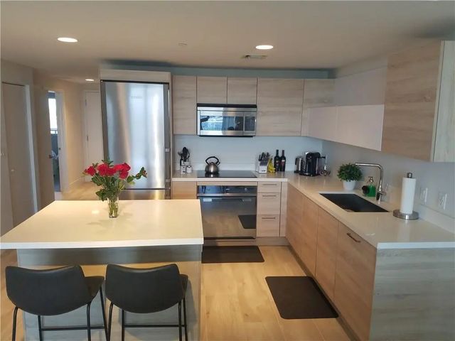 16385 Biscayne Boulevard #1018, North Miami Beach