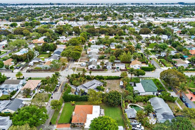 2 of 6 - 6311 Lake Avenue, West Palm Beach, FL