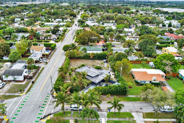 3 of 6 - 6311 Lake Avenue, West Palm Beach, FL