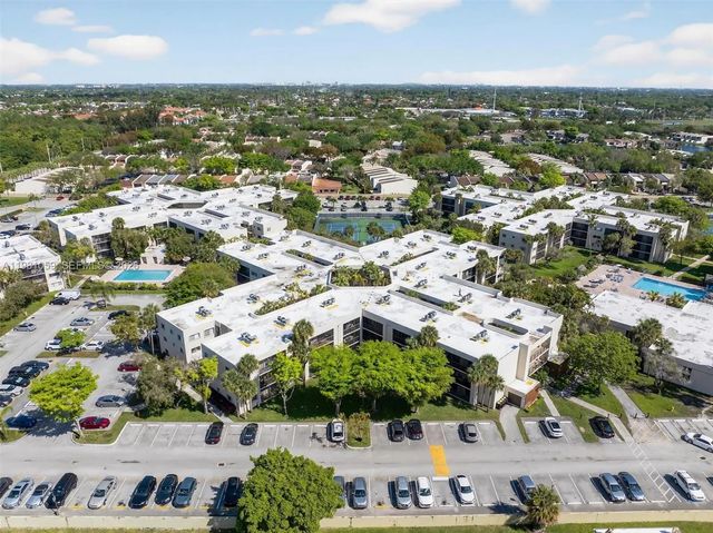 8065 Sw 107th Avenue #106, Miami