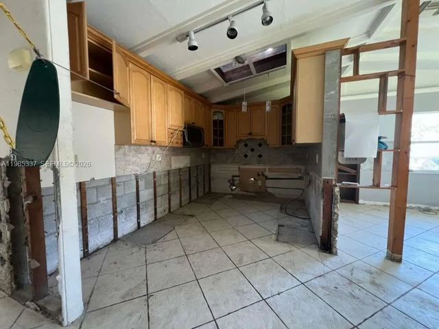 5 of 11 - 3661 Bernice Lane, Sarasota, FL