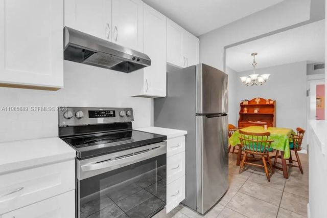 4 of 31 - 5300 Washington Street #j218, Hollywood, FL