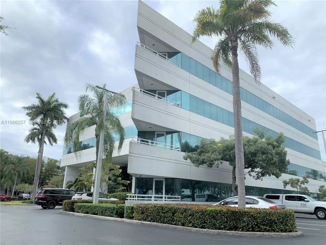 5959 Waterford District Drive #305, Miami