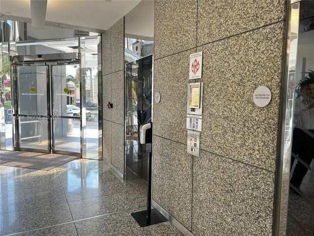 2 of 7 - 2100 Ponce De Leon Boulevard #mezzanine, Coral Gables, FL
