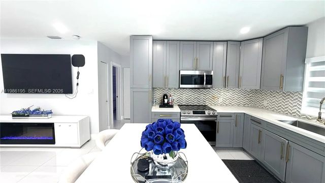 14401 Boggs Drive, Miami