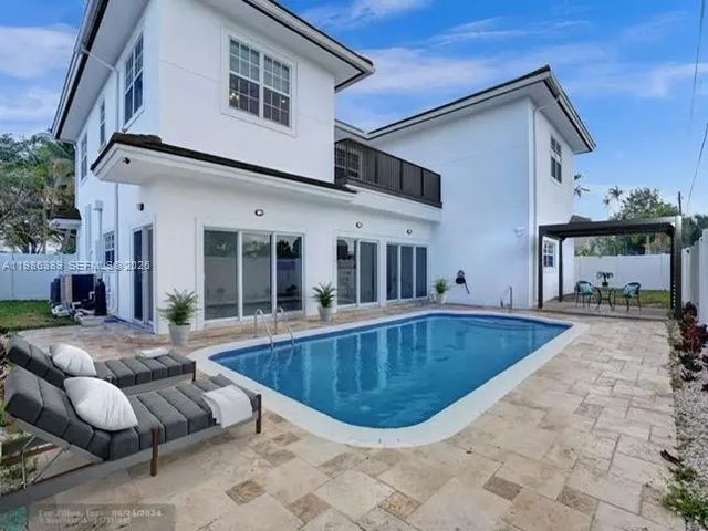 2 of 9 - 2319 Ne 35th Drive, Fort Lauderdale, FL