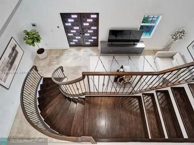 3 of 9 - 2319 Ne 35th Drive, Fort Lauderdale, FL