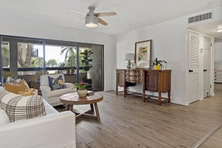 Photo of Listing #B26004615