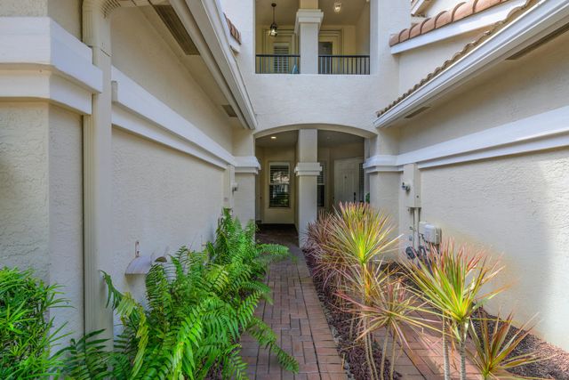 2 of 38 - 742 Cable Beach Lane, North Palm Beach, FL