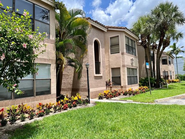 2796 S University Drive #2207, Davie