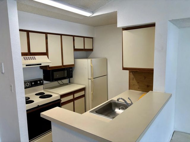 2 of 15 - 2796 S University Drive #2207, Davie, FL