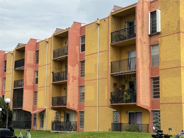5 of 8 - 4717 Nw 7th Street #203-10, Miami, FL