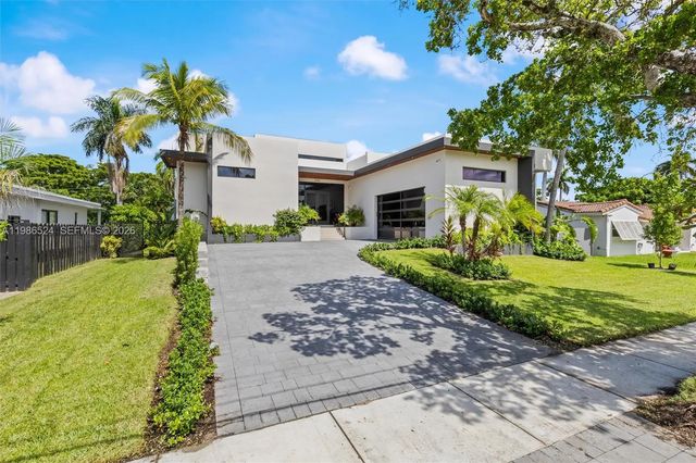 2161 Ne 124th Street, North Miami