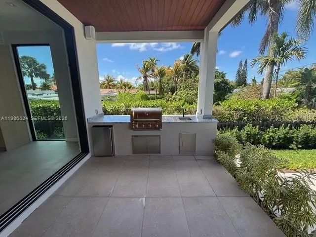 5 of 9 - 2161 Ne 124th Street, North Miami, FL
