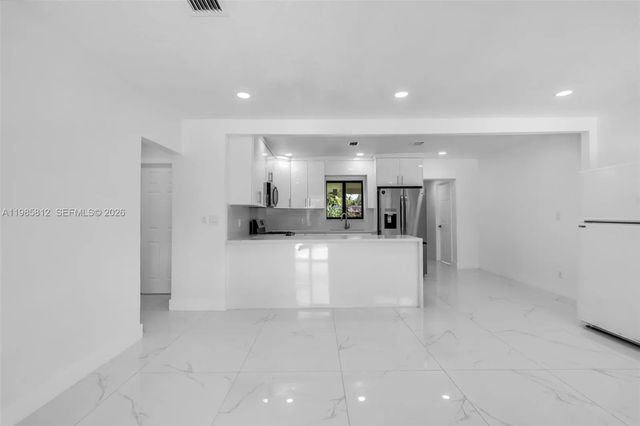 3 of 20 - 1010 Ne 140th Street, North Miami, FL