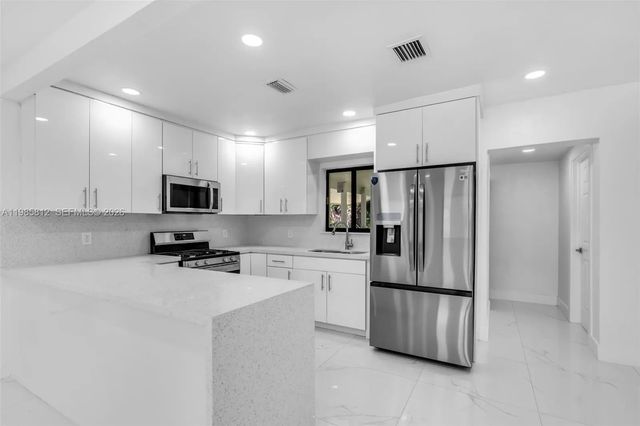 5 of 20 - 1010 Ne 140th Street, North Miami, FL