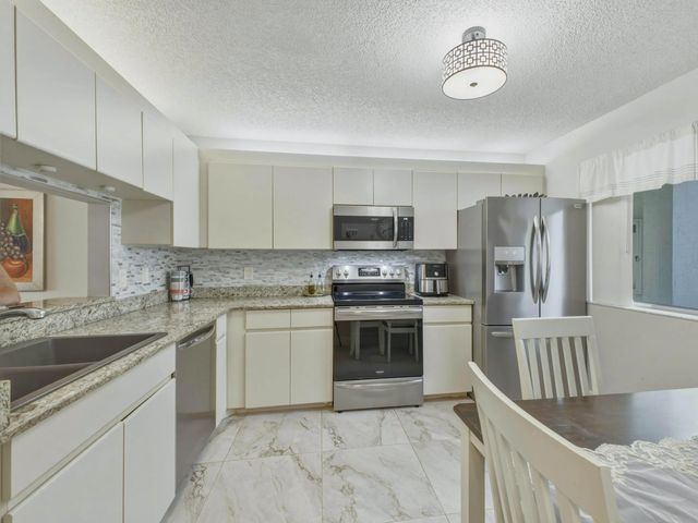2 of 47 - 6698 N 10th Avenue N #116, Lake Worth, FL